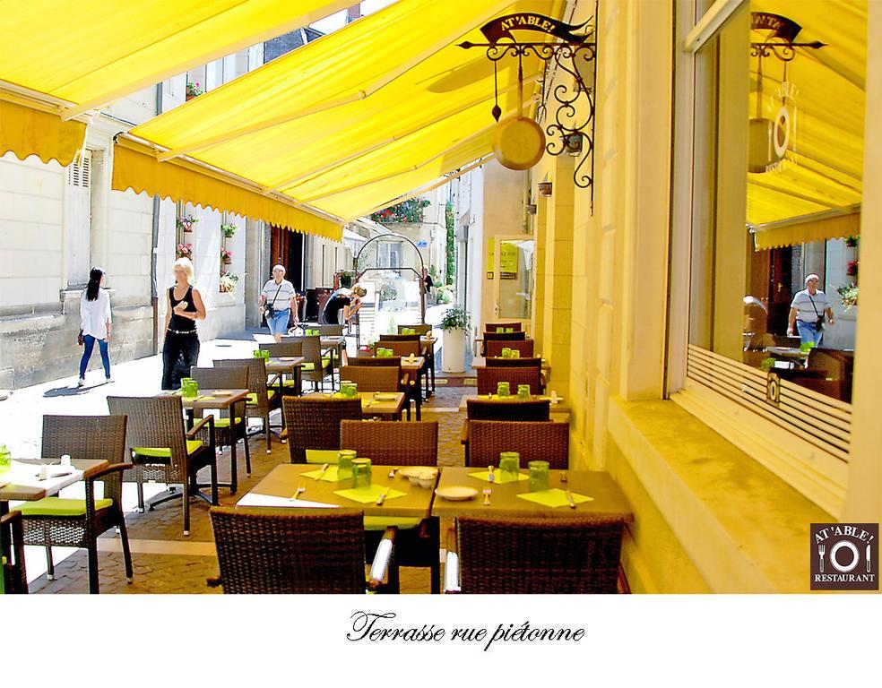 Logis Hotel Restaurant La Boule D'Or Шинон Экстерьер фото