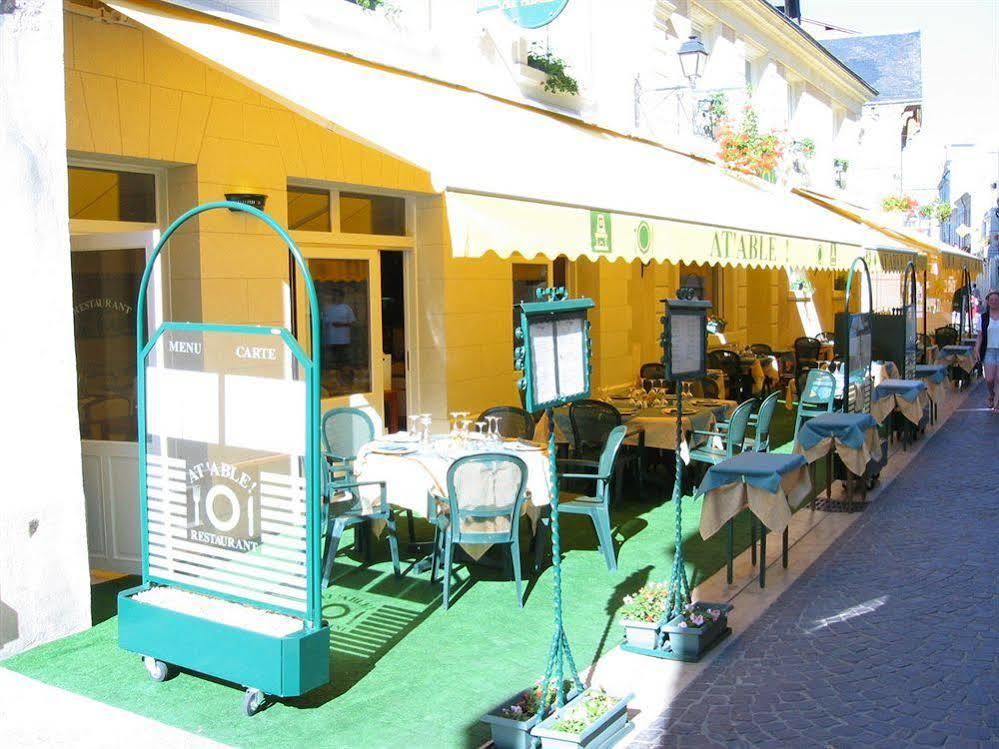 Logis Hotel Restaurant La Boule D'Or Шинон Экстерьер фото