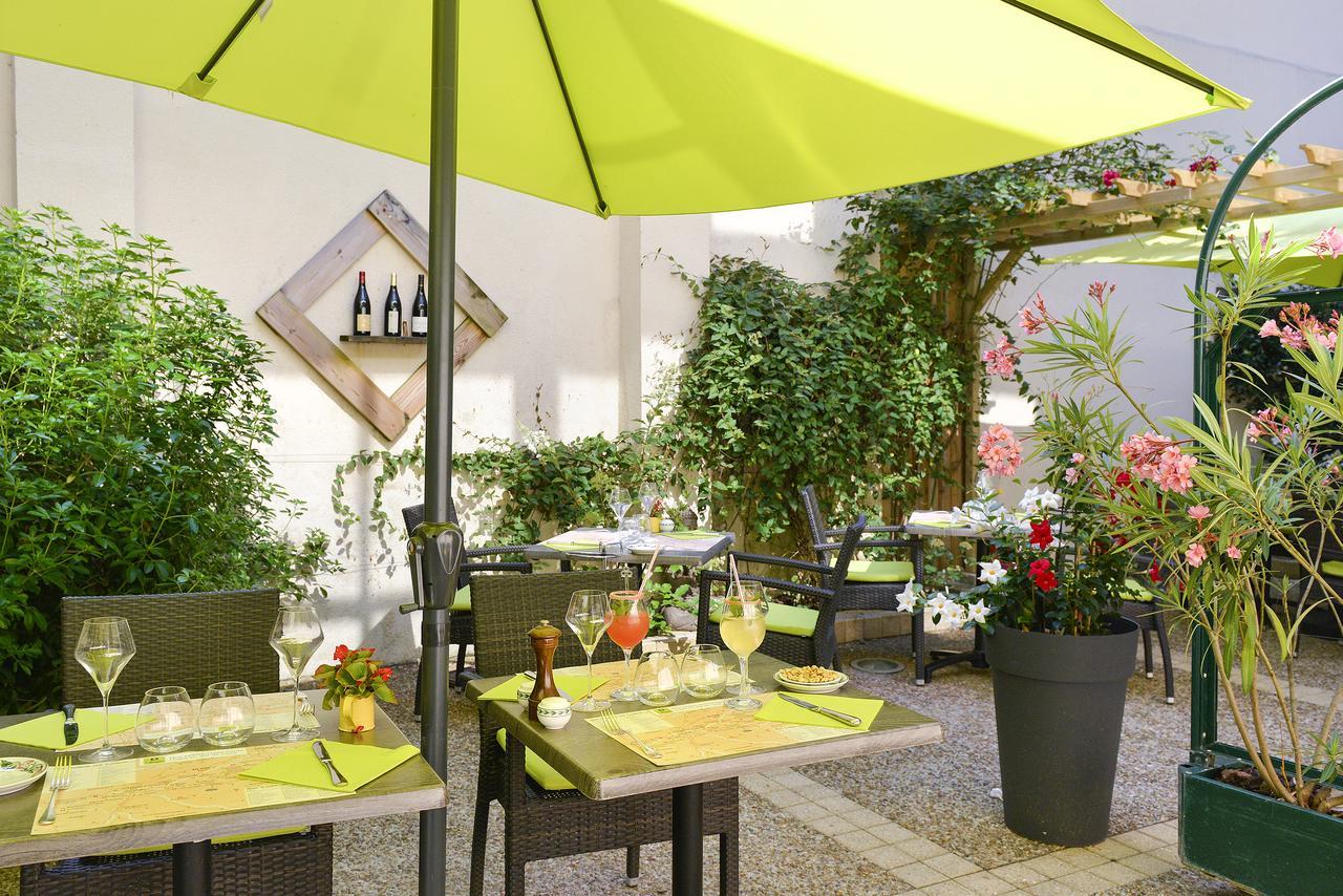 Logis Hotel Restaurant La Boule D'Or Шинон Экстерьер фото