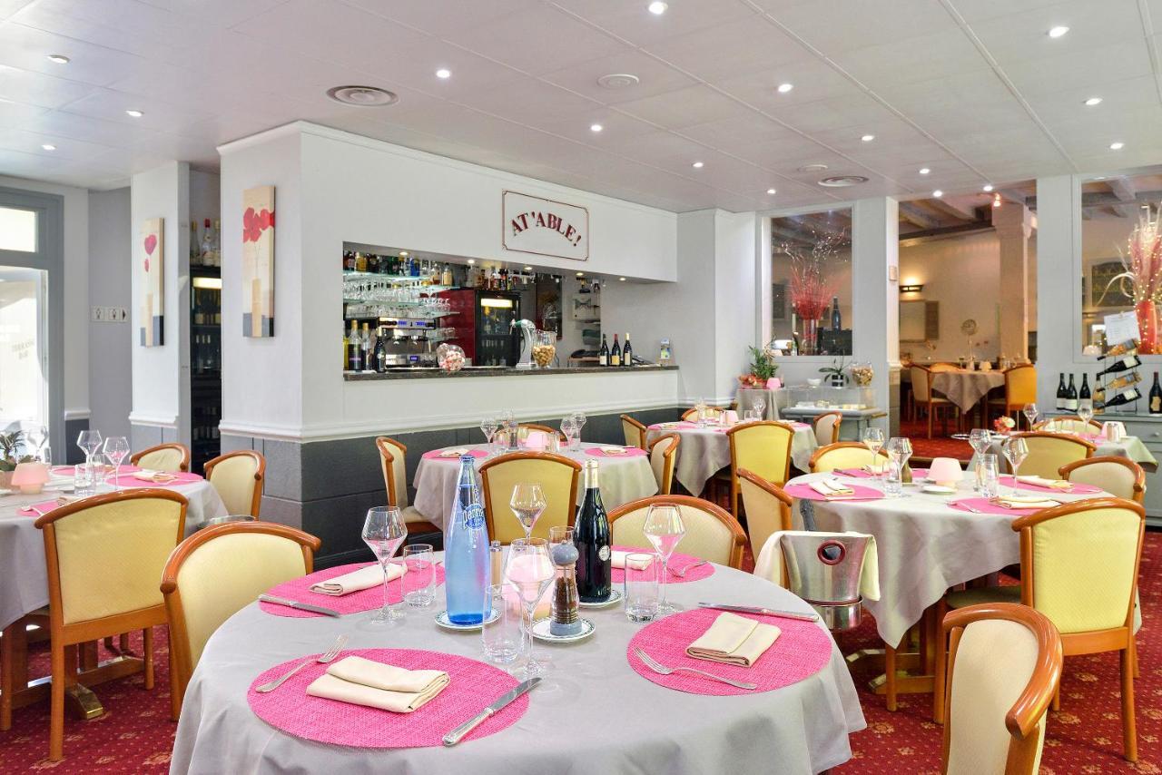 Logis Hotel Restaurant La Boule D'Or Шинон Экстерьер фото